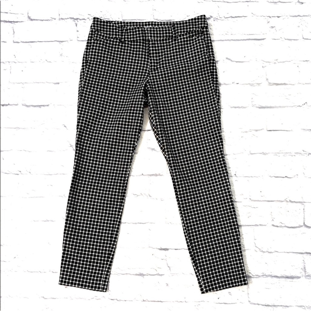 Old Navy Pixie Ankle Pants Black and White Windowpane Plaid Mid Rise Size 4